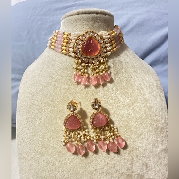 The Unbranded Brand Jewelry - Elegant Pink and Gold Tyanni Kundan Jewelry Set with rice pearl beads